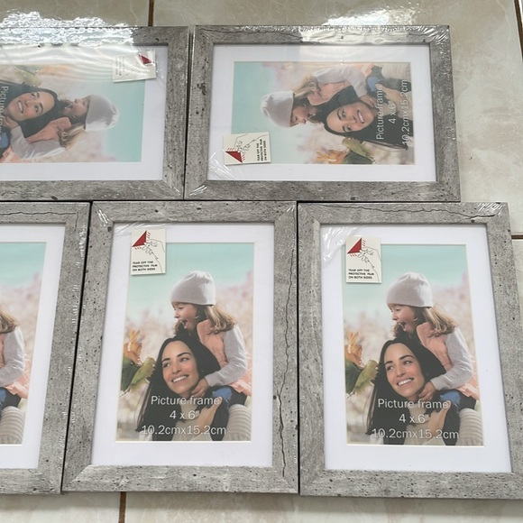 Light gray / white wood look 4x6 picture frame. NWT set of 5 - Picture 4 of 8